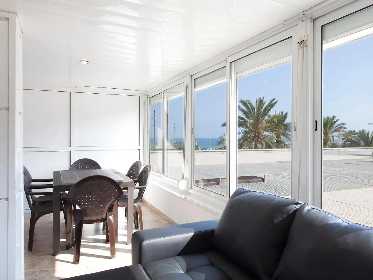 Barcelona Beach Apartment 0*,